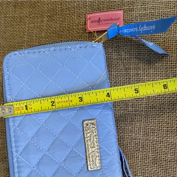 NWT SIMPLY SOUTHERN
Cell Phone Wristlet Wallet Iris Blue - Picture 5 of 5